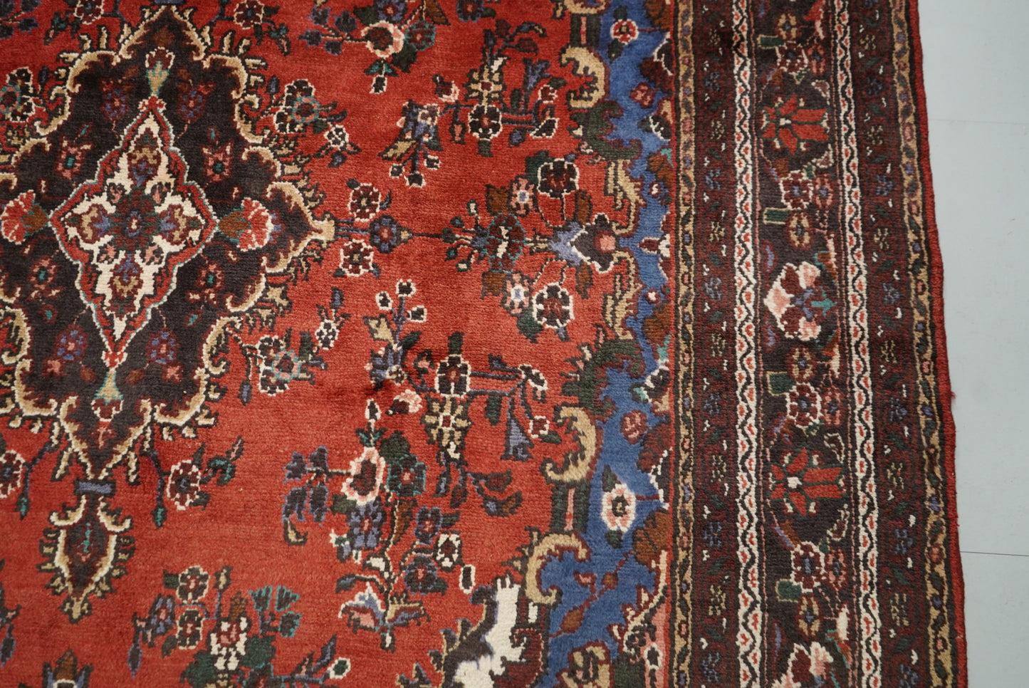Vintage Persian Bibikabad Red Wool Floral Medallion Rug | Handmade | 295 x 212 cm