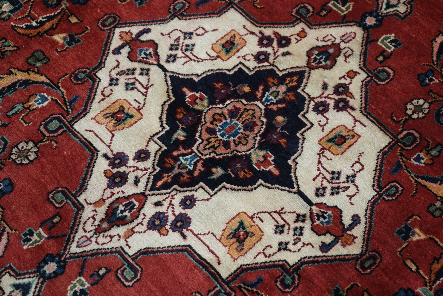 Vintage Persian Bibikabad Red Wool Floral Medallion Rug | Handmade | 333 x 217 cm