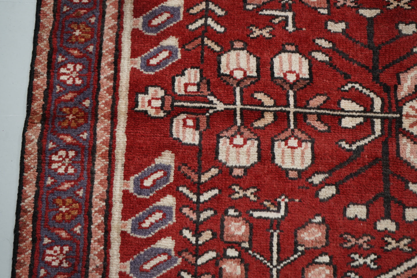 Vintage Handmade Bakhtiari Rug | 200 x 132 cm