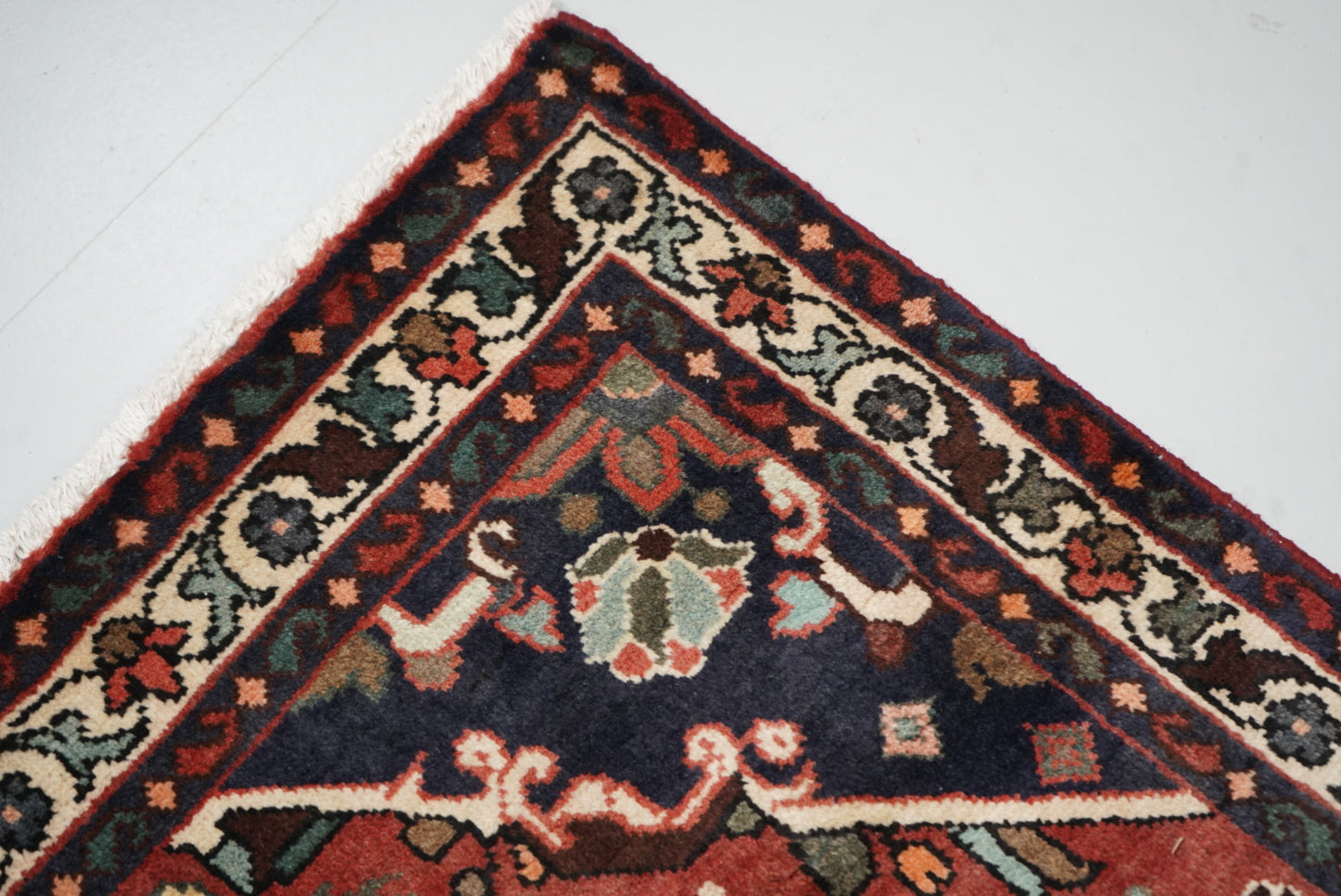 Vintage Handmade Bakhtiari Runner Rug | 290 x 107 cm
