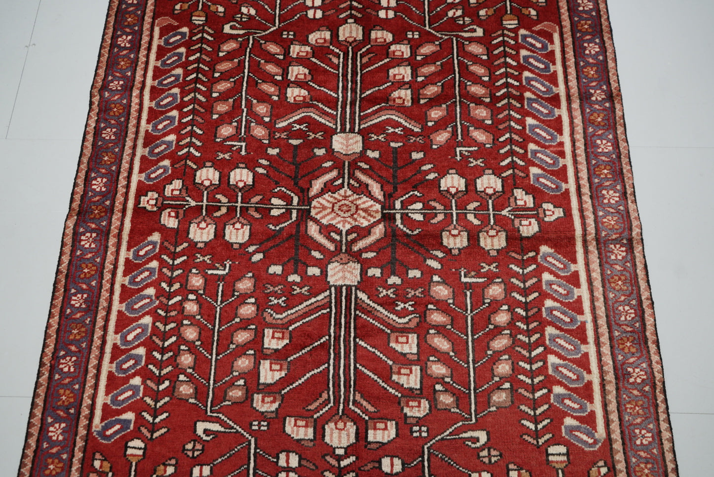 Vintage Handmade Bakhtiari Rug | 200 x 132 cm