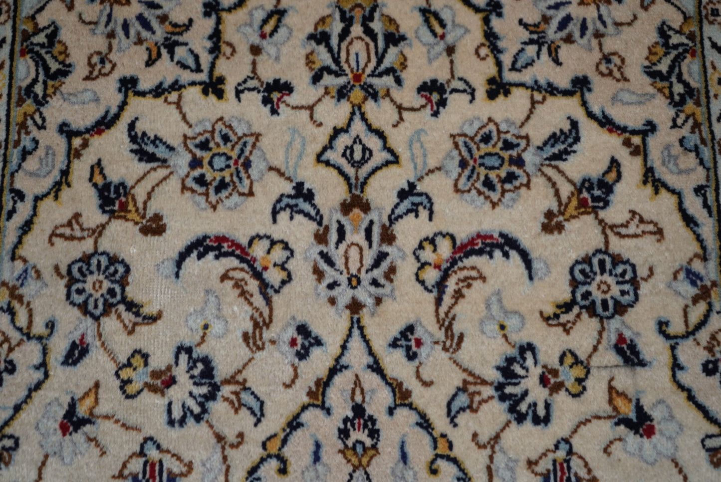 Vintage Persian Kashan Cream Wool Floral Medallion Rug | Handmade | 158 x 96 cm