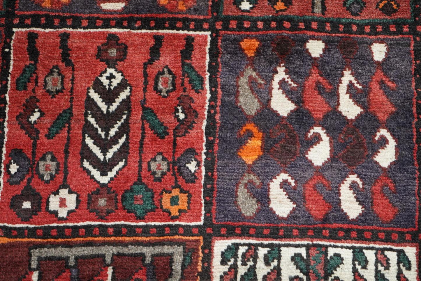 Vintage Handmade Bakhtiari Rug 288 x 204 cm