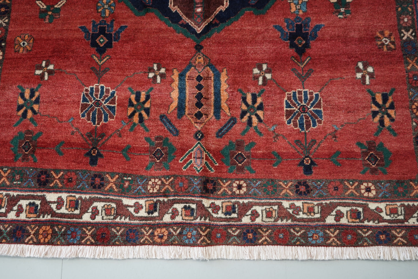 Vintage Persian Sirjan Red Wool Medallion Rug | Handmade | 218 x 162 cm