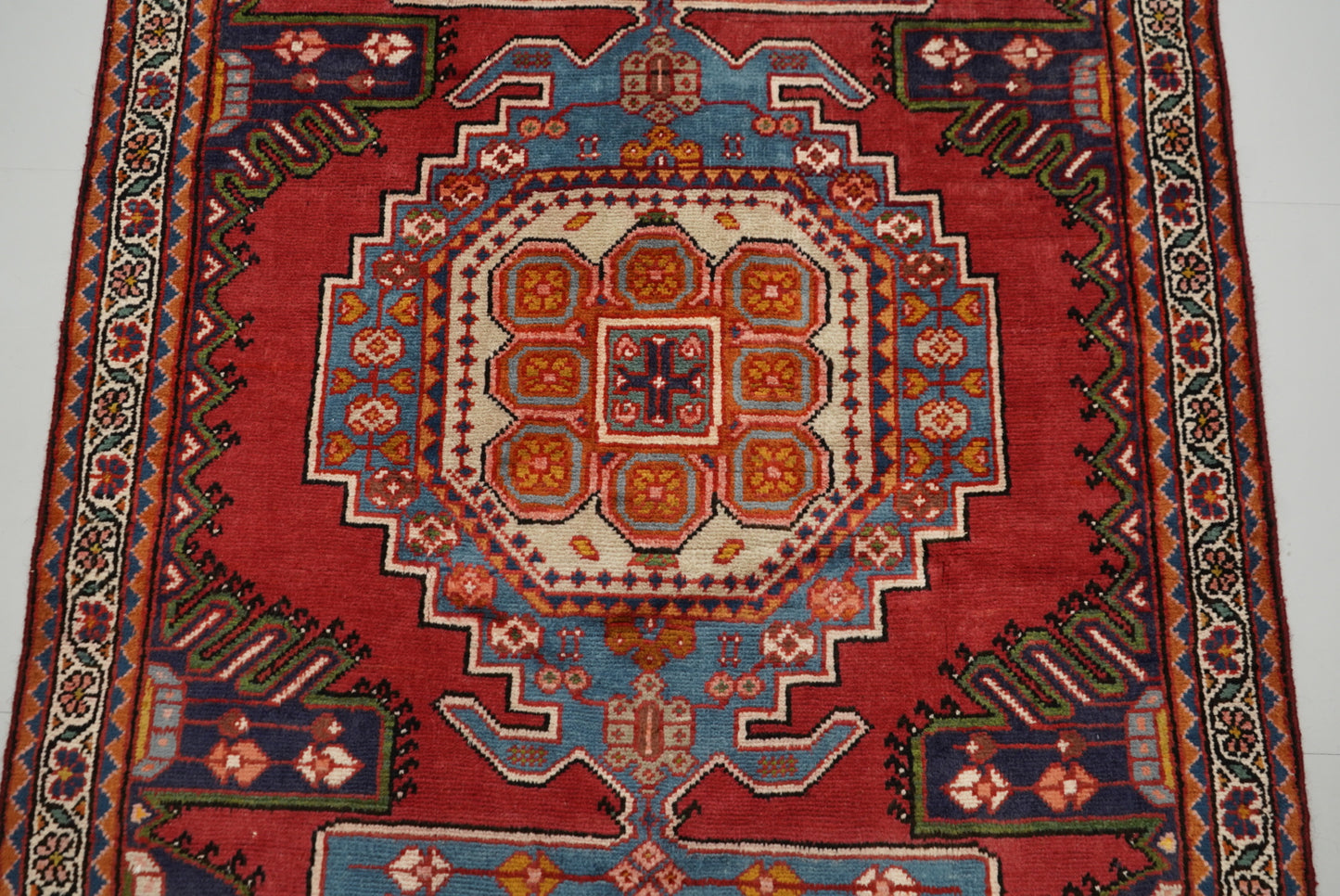Vintage Handmade Mahabad rug 192 x 132 cm