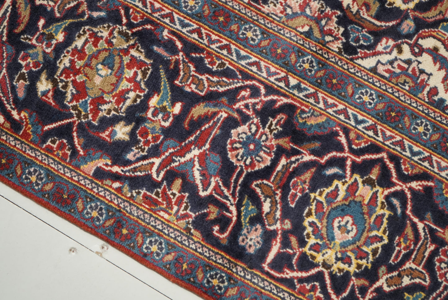 Vintage Persian Kashan Red Wool Floral Medallion Rug | Handmade | 299 x 190 cm