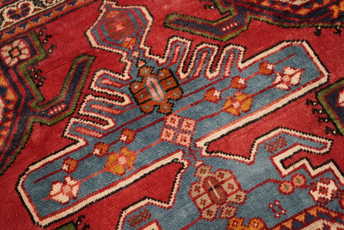 Vintage Handmade Mahabad rug 192 x 132 cm