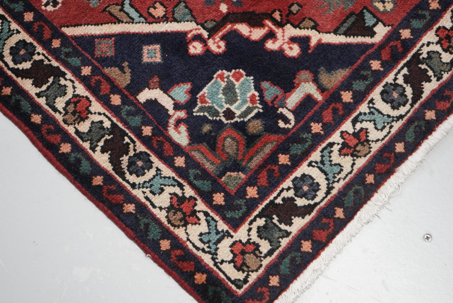 Vintage Handmade Bakhtiari Runner Rug | 290 x 107 cm