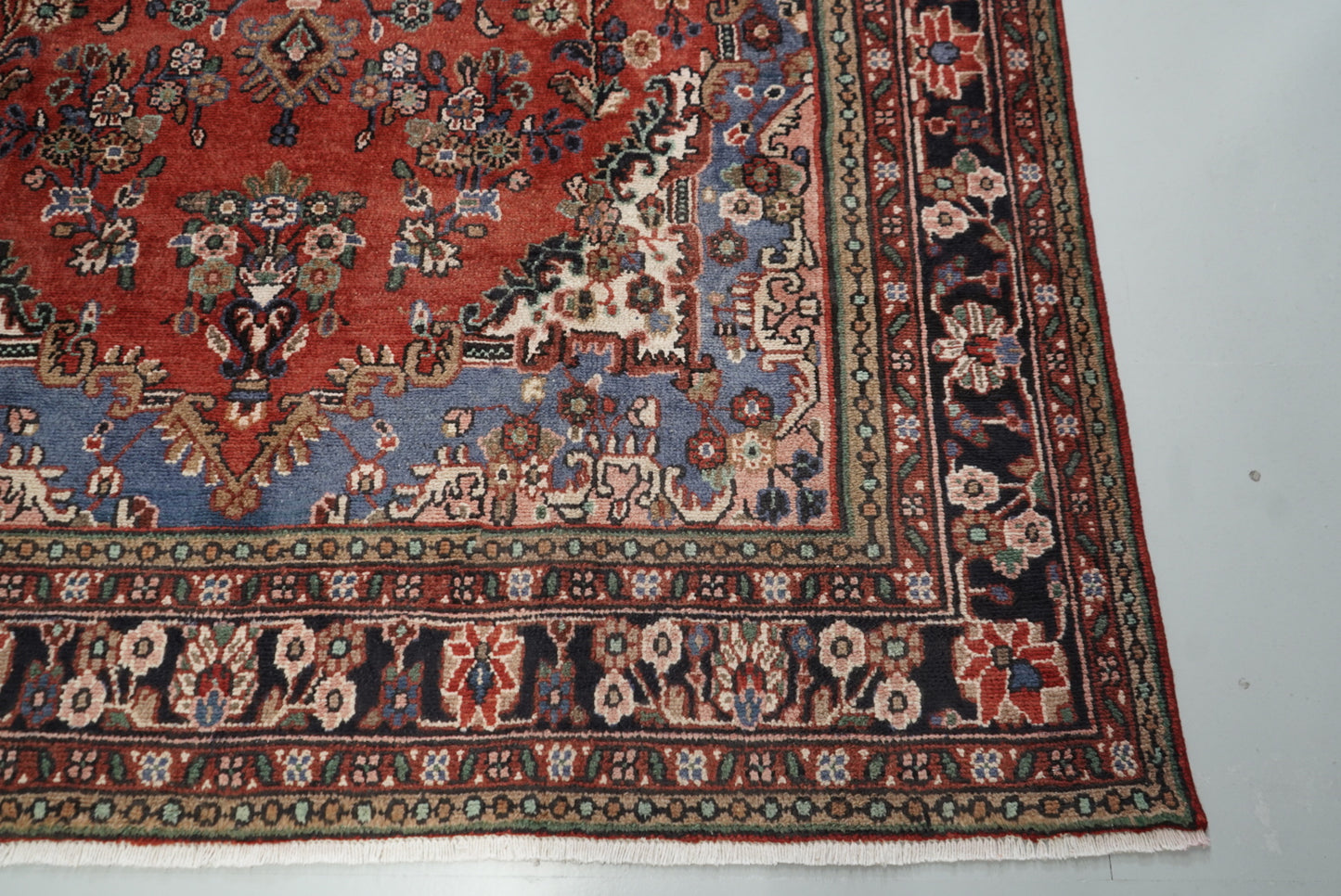 Vintage Persian Bibikabad Red Wool Floral Medallion Rug | Handmade | 295 x 217 cm