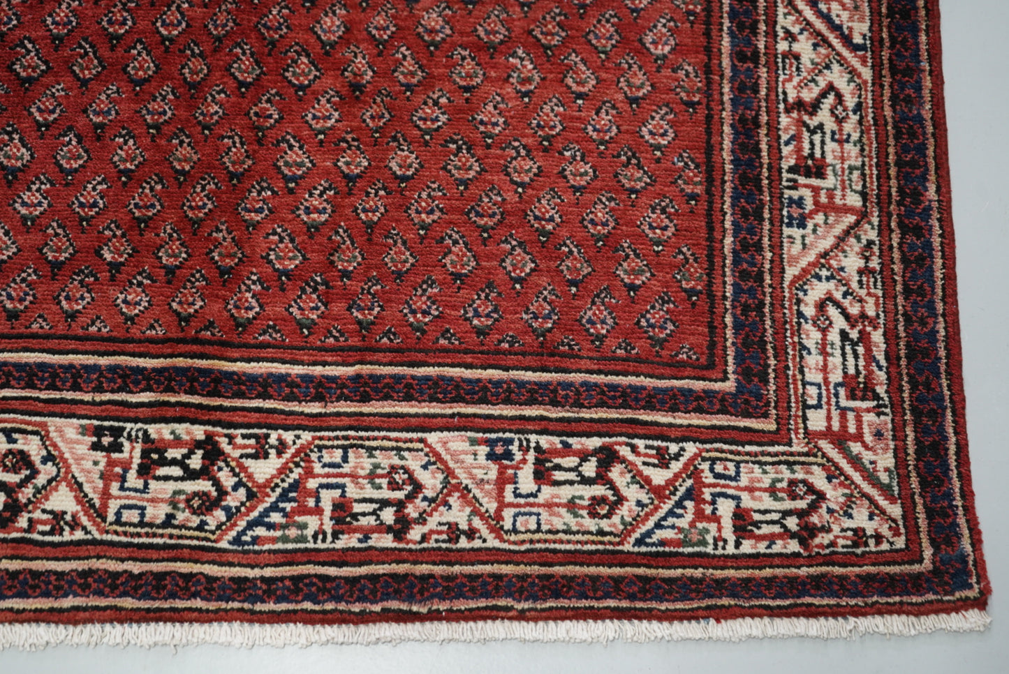 Vintage Persian Sarouk Red Wool Rug | Handmade | 322 x 218 cm