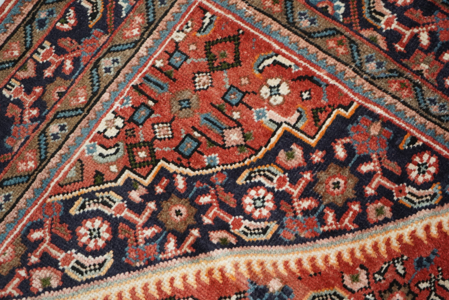 Vintage Persian Mahal Red Wool Floral Medallion Rug | Handmade | 300 x 207 cm