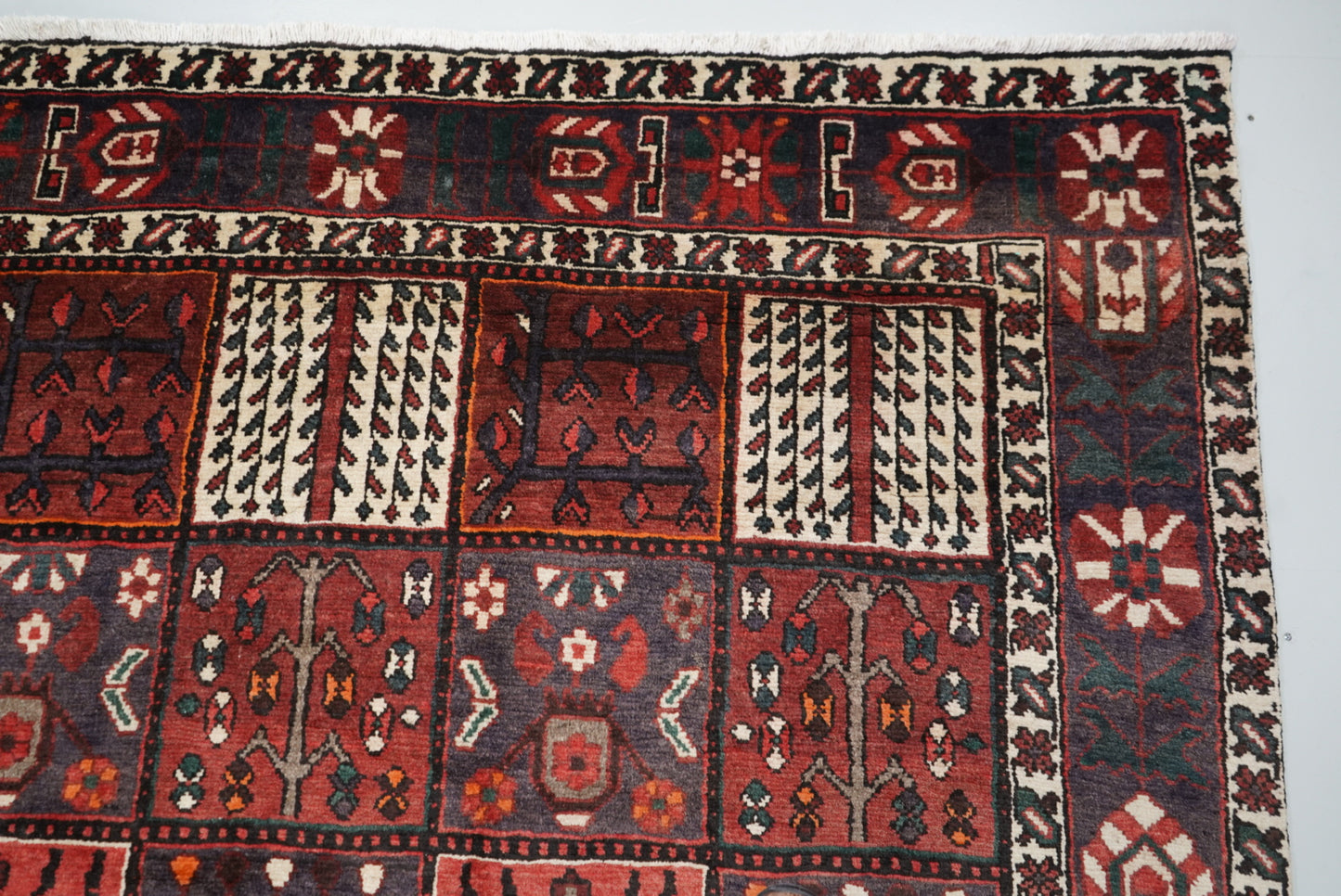 Vintage Handmade Bakhtiari Rug 288 x 204 cm