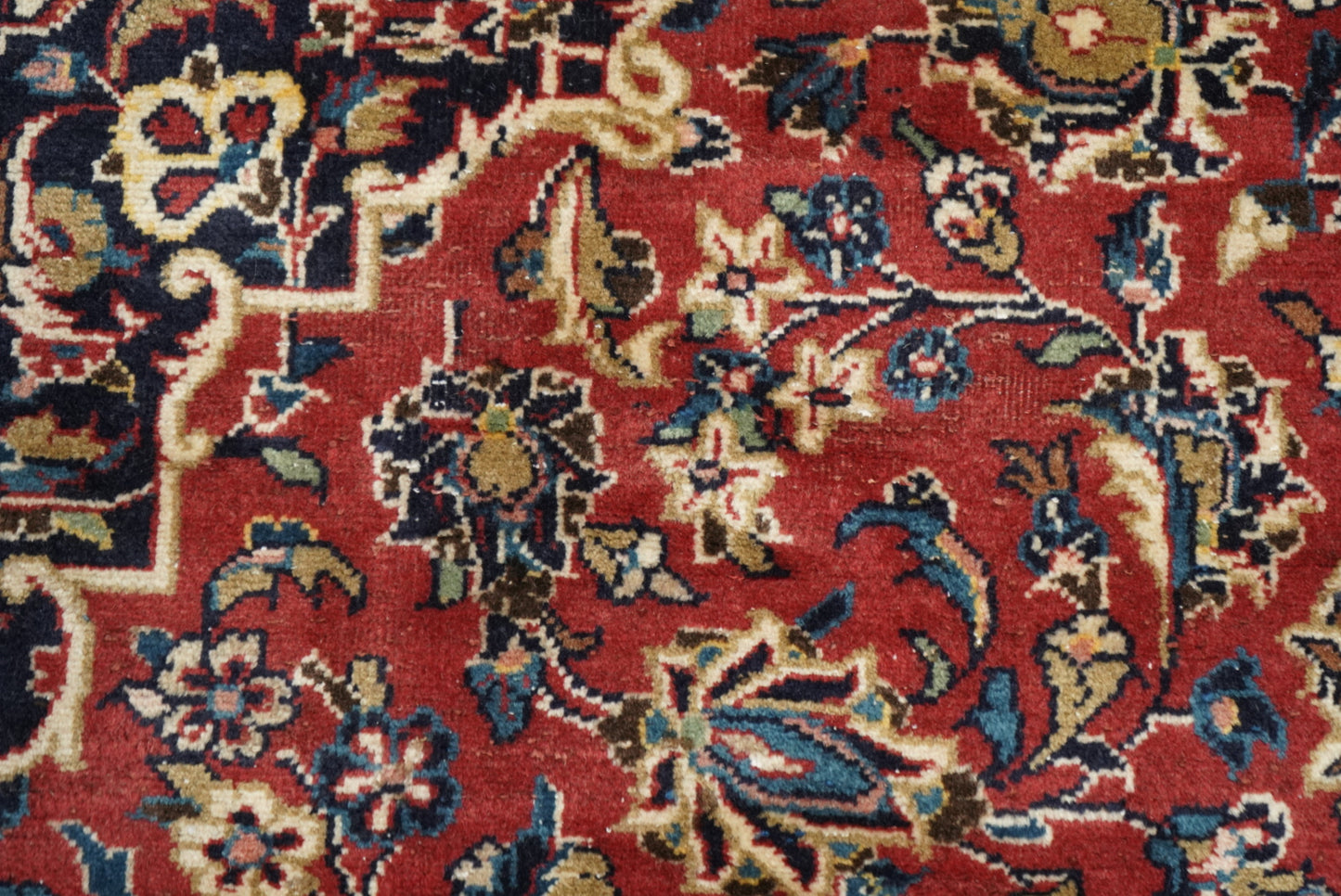 Vintage Persian Kashan Red Wool Floral Medallion Rug | Handmade | 299 x 190 cm