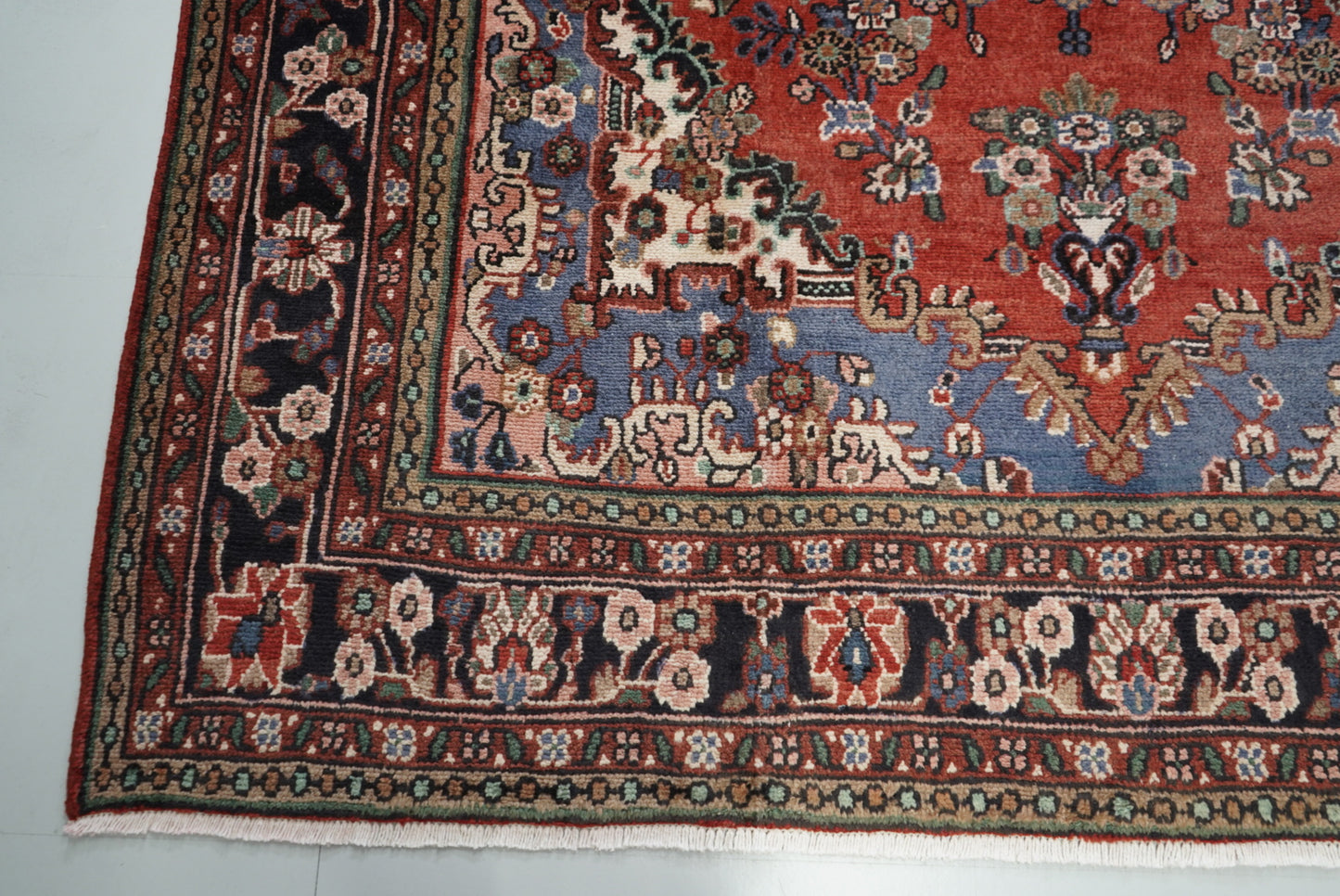 Vintage Persian Bibikabad Red Wool Floral Medallion Rug | Handmade | 295 x 217 cm