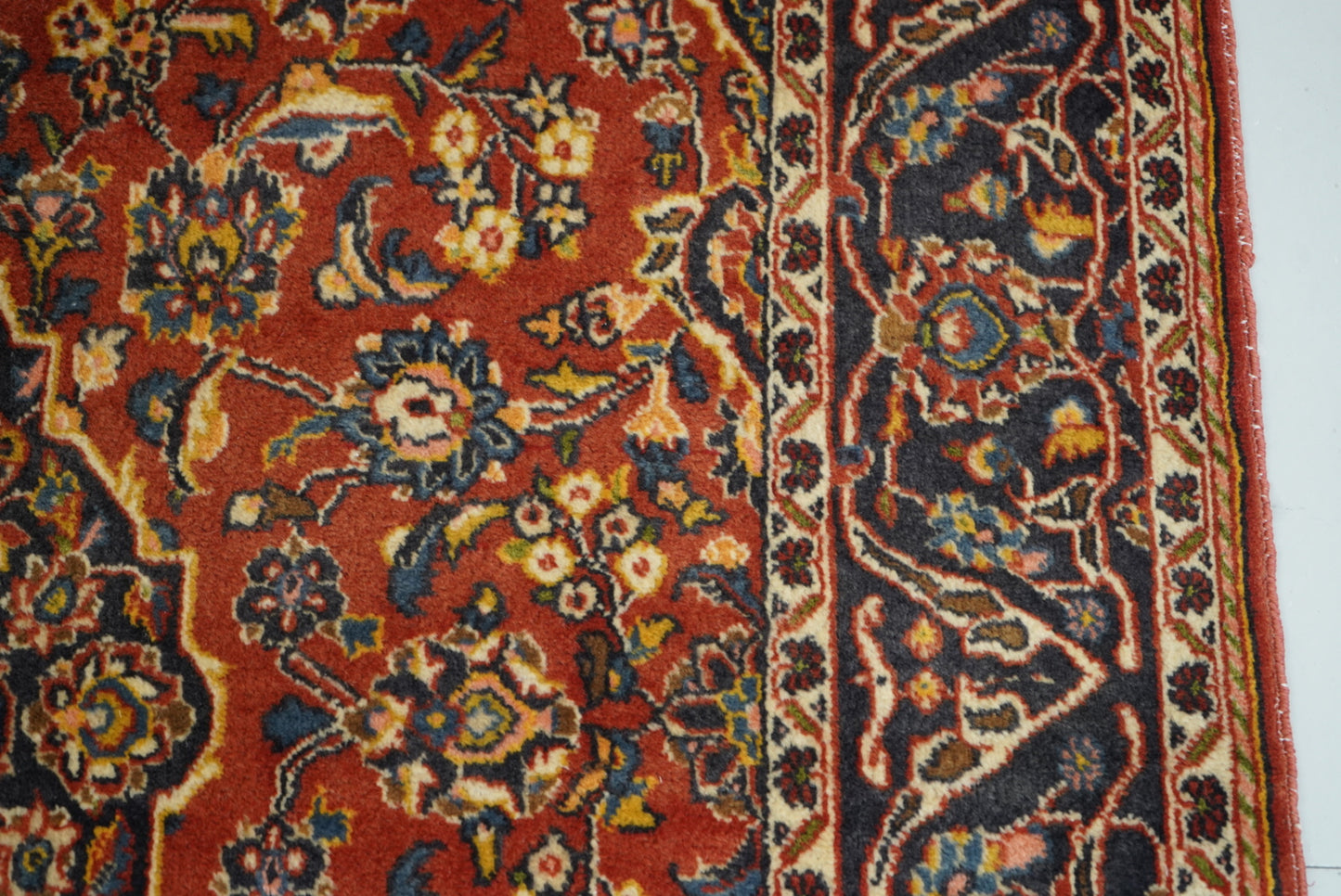 Vintage Persian Kashan Red Wool Floral Medallion Rug | Handmade | 200 x 134 cm
