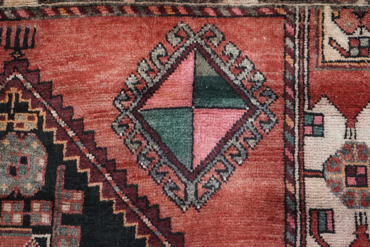 Vintage Handmade Bakhtiari 298 x 149 cm