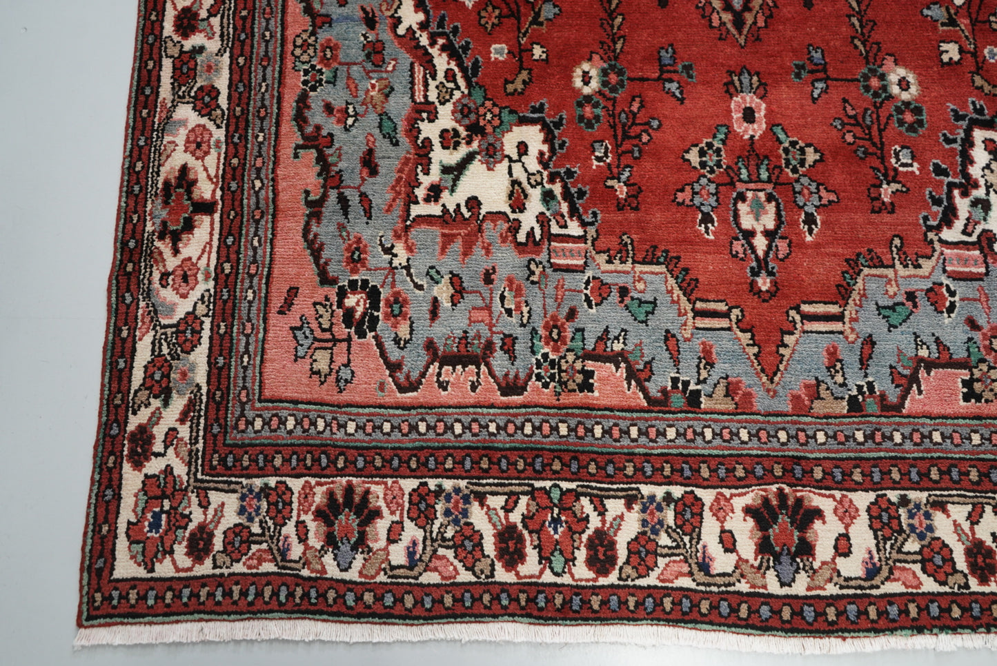 Vintage Persian Bibikabad Red Wool Rug | Handmade | 284 x 205 cm