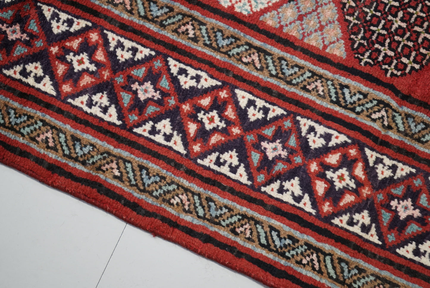 Vintage Handmade Mahabad Rug | 291 x 202 cm