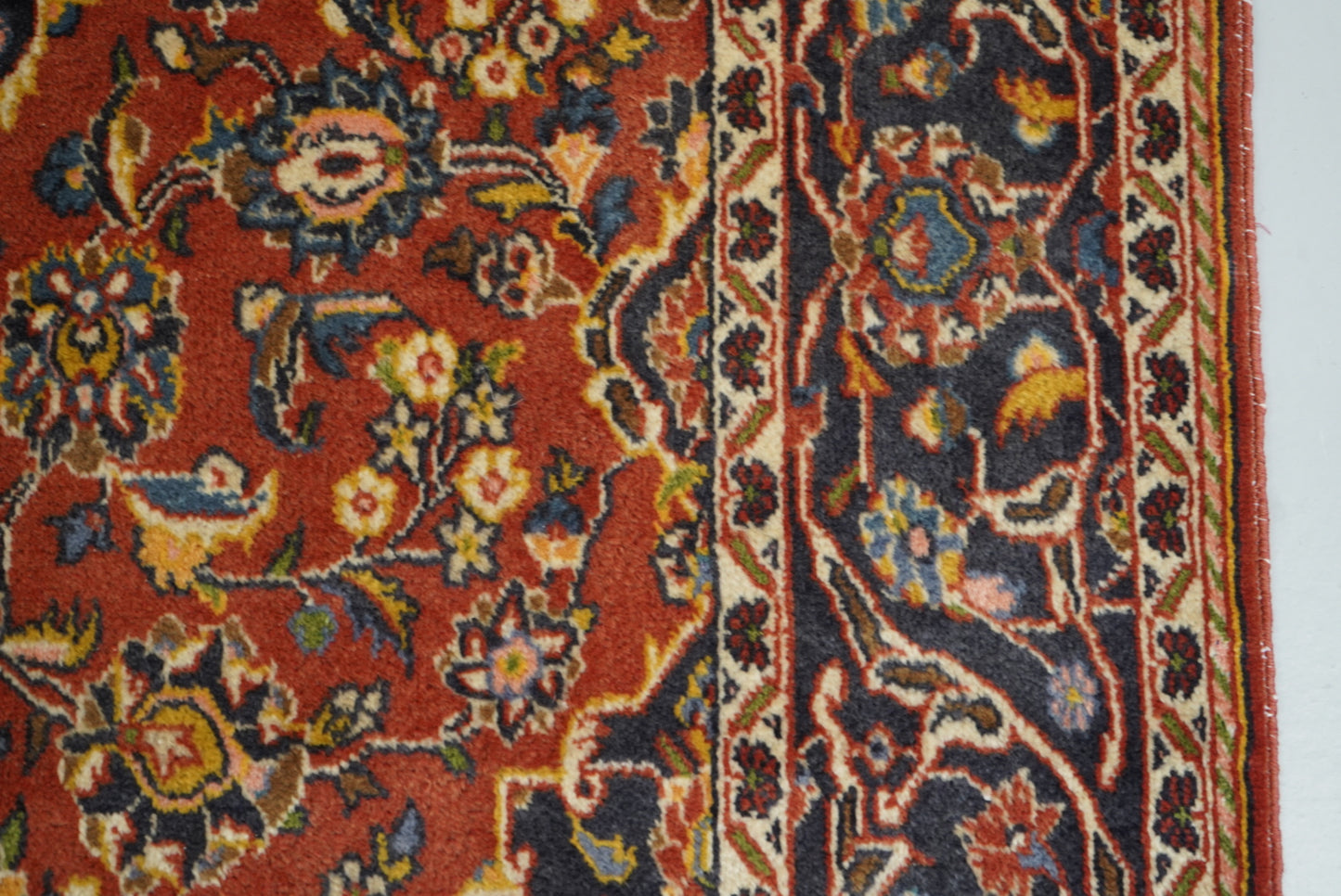Vintage Persian Kashan Red Wool Floral Medallion Rug | Handmade | 200 x 134 cm