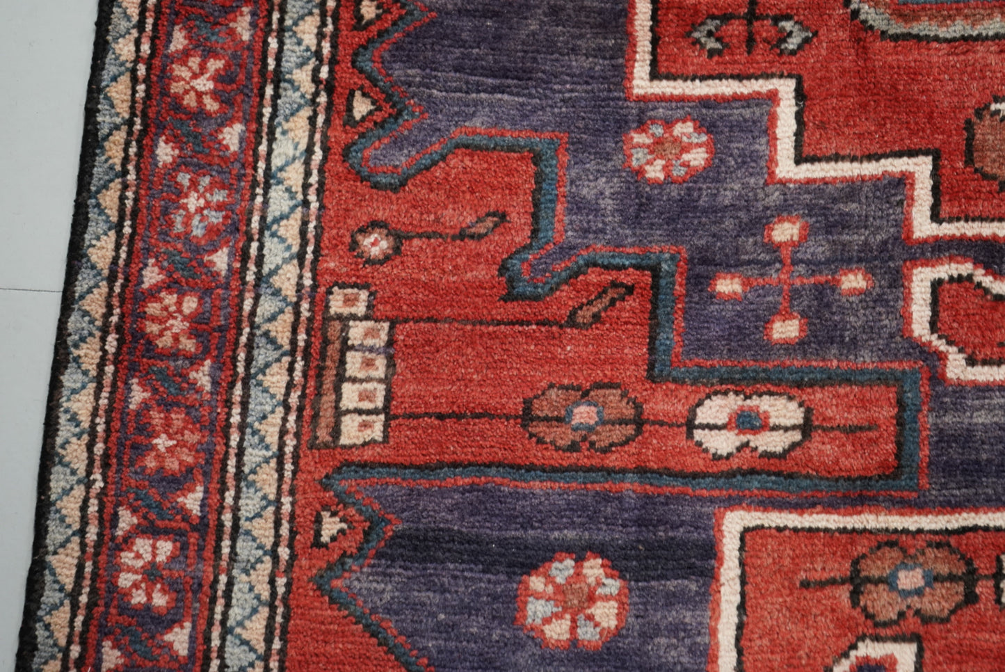 Handmade Vintage Tribal Medallion Rug 196 x 137 cm Wool Carpet
