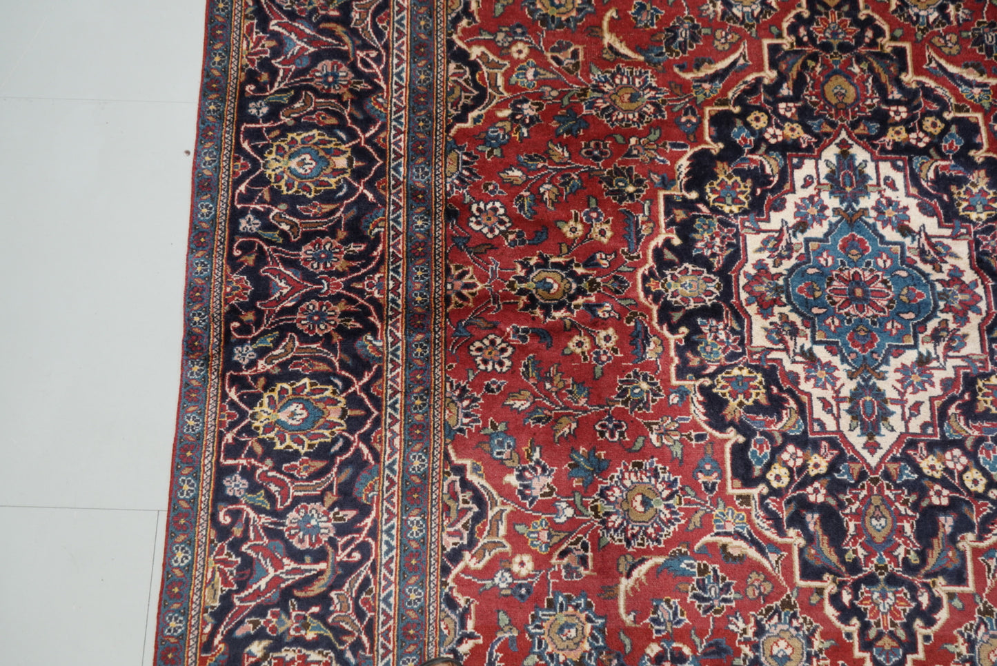 Vintage Persian Kashan Red Wool Floral Medallion Rug | Handmade | 299 x 190 cm