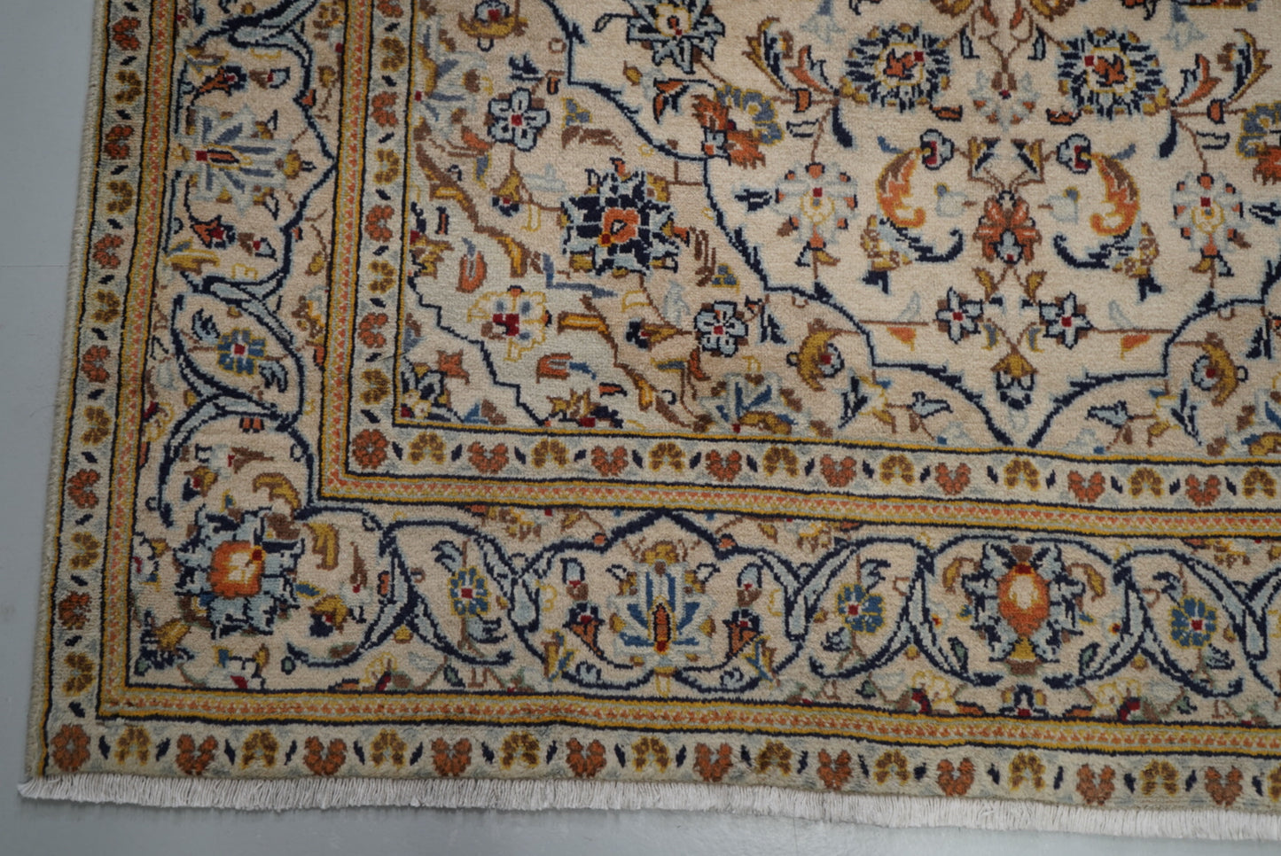 Vintage Persian Kashan Cream Wool Rug | Handmade | 283 x 148 cm