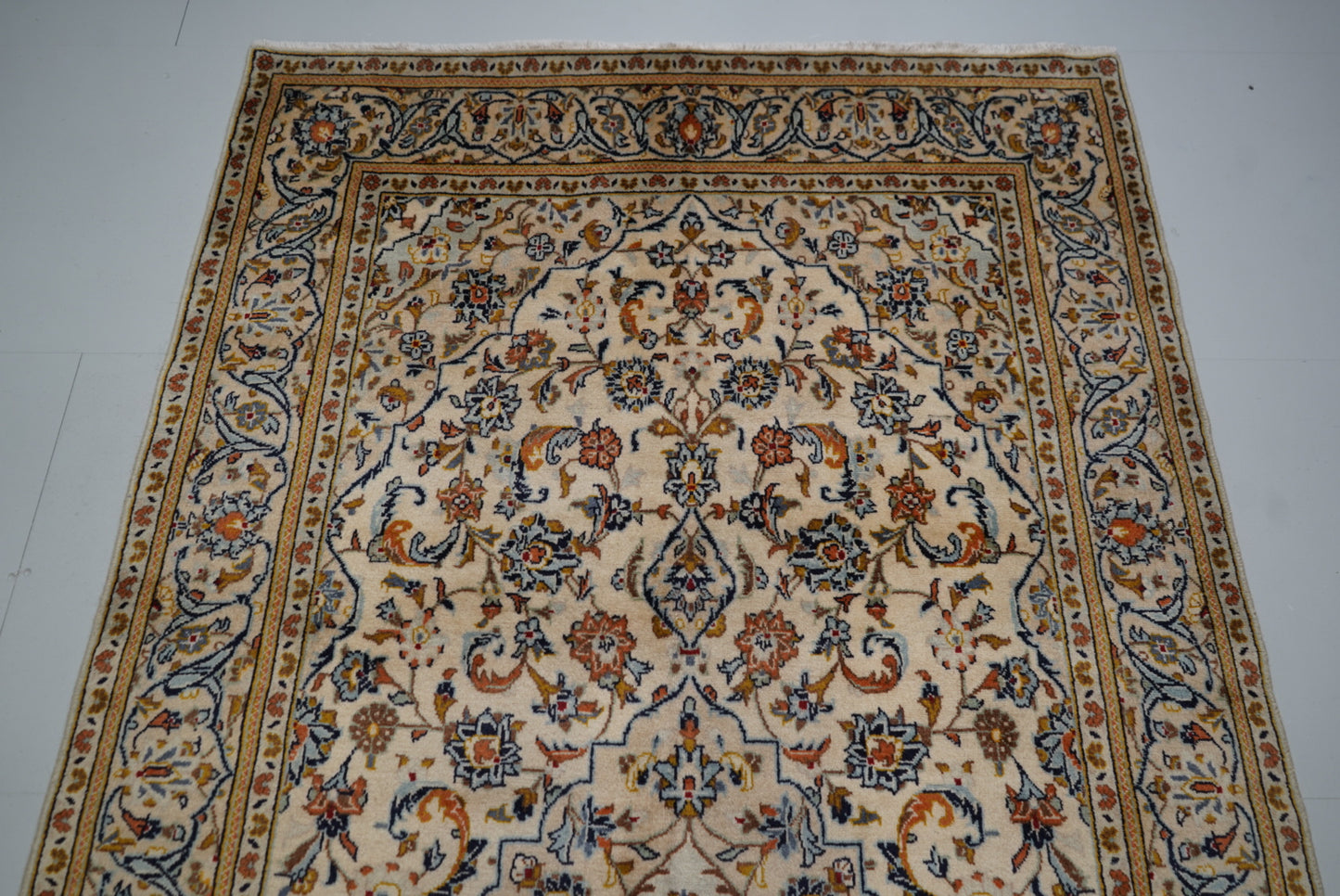 Vintage Persian Kashan Cream Wool Rug | Handmade | 283 x 148 cm