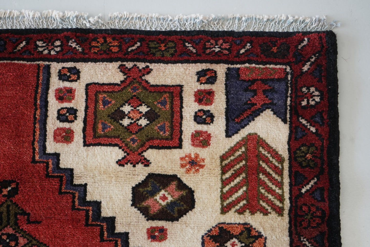 Persian Hamadan Red Wool Geometric Rug | Handmade | 140 x 95 cm